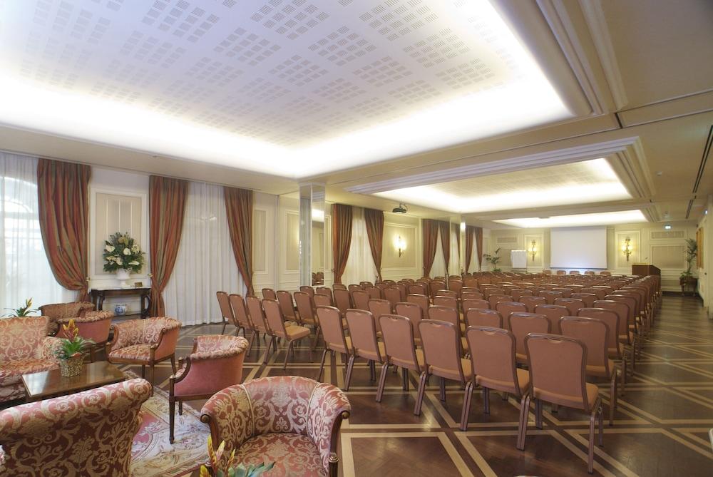 Palazzo Alabardieri Napoli Bagian luar foto