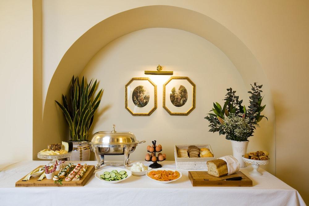 Palazzo Alabardieri Napoli Bagian luar foto