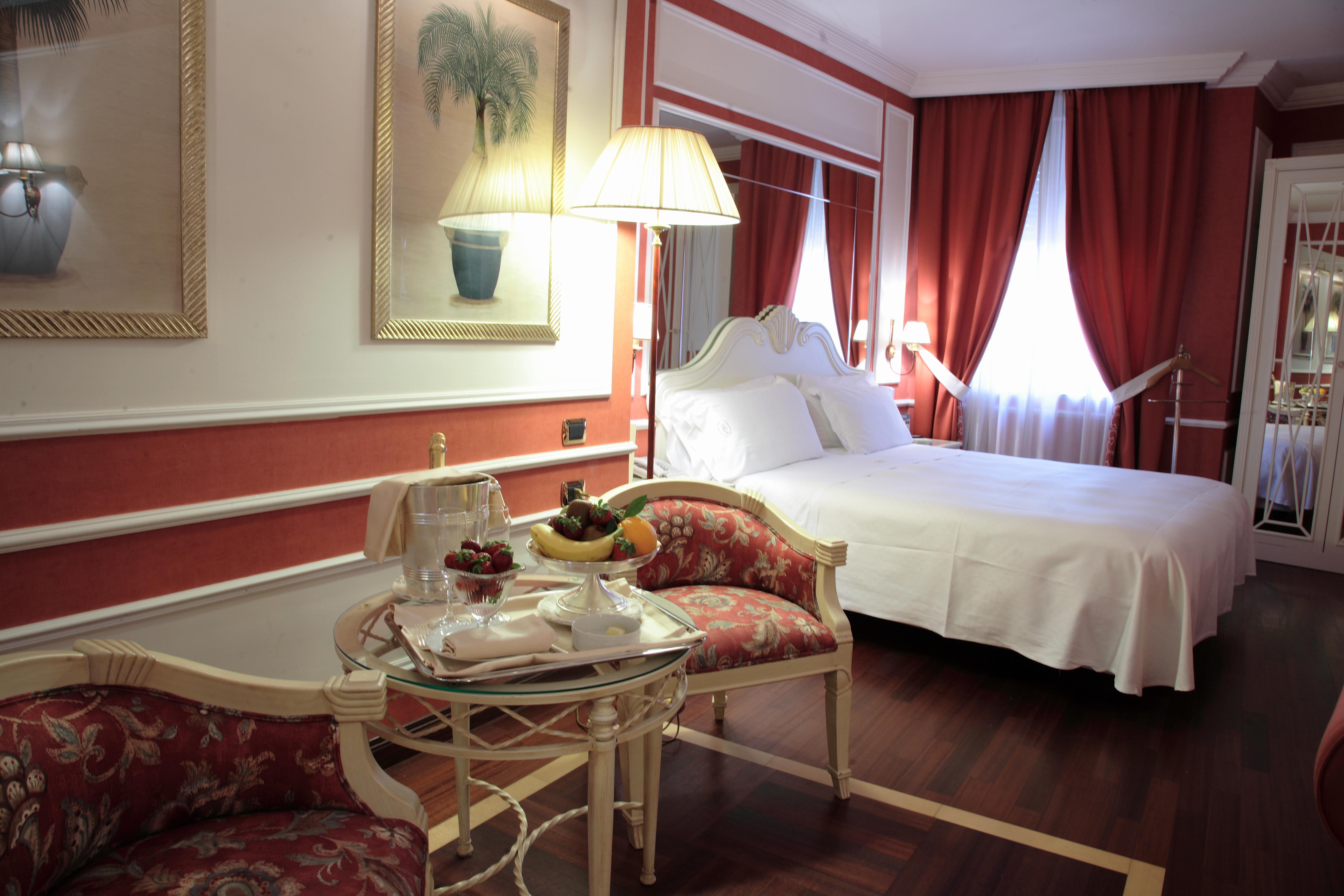 Palazzo Alabardieri Napoli Bagian luar foto