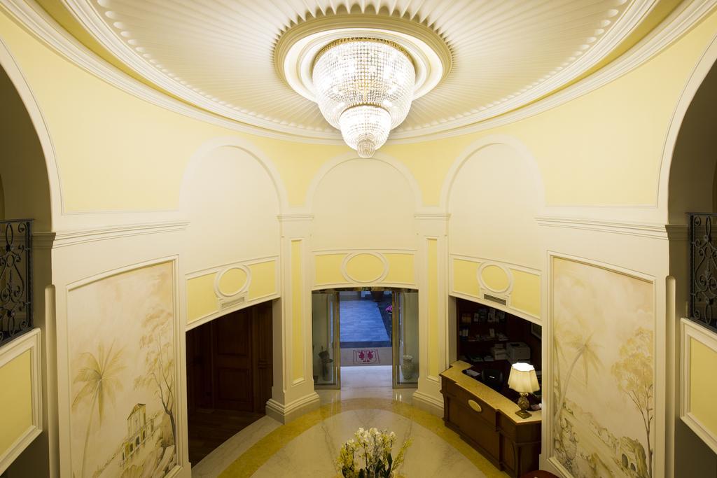 Palazzo Alabardieri Napoli Bagian luar foto