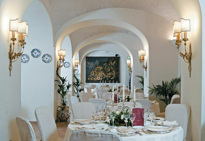 Palazzo Alabardieri Napoli Bagian luar foto